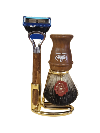 Omega-barberkost og barberskraber med træhåndtag, samlet i en holder.