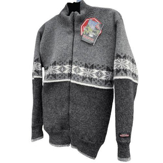 Koksgrå og grå windbreaker-cardigan i uld med lyst mønsterbånd og lynlås, set forfra.
