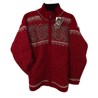 Rød windbreaker-cardigan i uld med lyst nordisk mønster og lynlåslommer, set forfra.