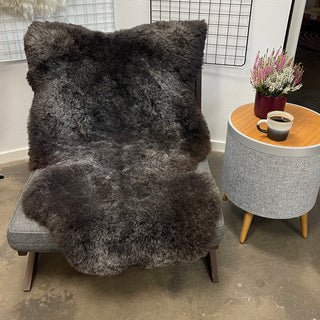 Islandsk klippet lammeskind sort str XL - 4602